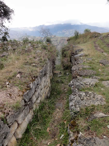 COMPLEJO ARQUEOLOGICO MONUMENTAL KUELAP - ACCESO 02 01