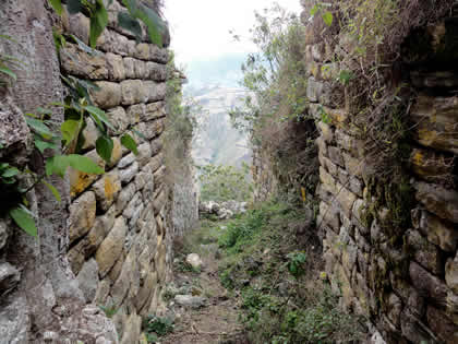 COMPLEJO ARQUEOLOGICO MONUMENTAL KUELAP - ACCESO 02 03