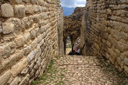 COMPLEJO ARQUEOLOGICO MONUMENTAL KUELAP - ACCESO 01 07