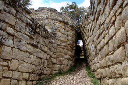 COMPLEJO ARQUEOLOGICO MONUMENTAL KUELAP - ACCESO 01 08