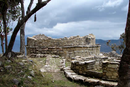 COMPLEJO ARQUEOLOGICO MONUMENTAL KUELAP - CASAS CIRCULARES 04