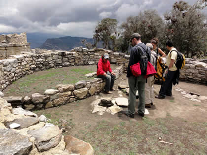 COMPLEJO ARQUEOLOGICO MONUMENTAL KUELAP - CASAS CIRCULARES 07