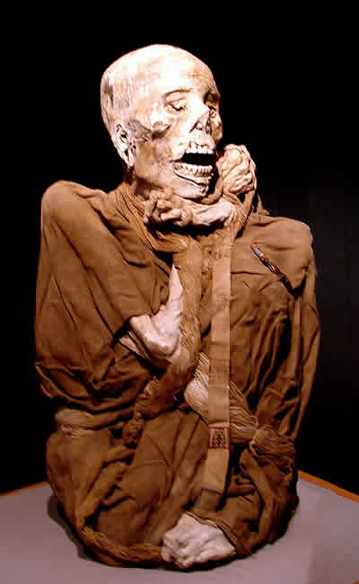 Momias de Leymebamba, Misterios de la Gente de las Nubes 08