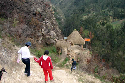 CAMINATA A LOS SARCOFAGOS DE KARAJIA 08