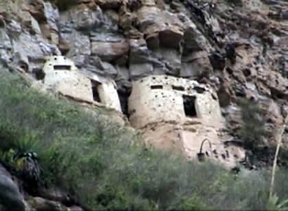 SARCOFAGOS Y MAUSOLEOS DE LA CULTURA CHACHAPOYAS 06
