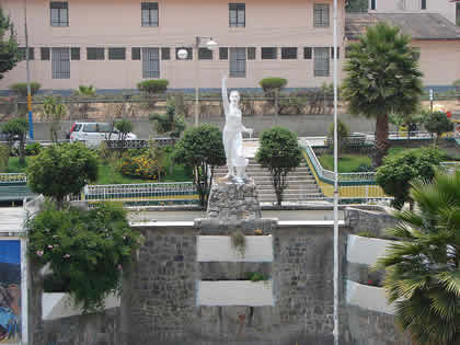 HOMENAJE A MICAELA BASTIDAS PUYUCAHUA 01