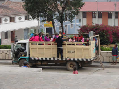 PLAZA DE ARMAS DE CURAHUASI 06