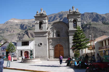 PLAZA PRINCIPAL COTAHUASI 01