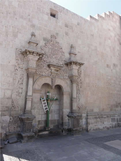 TEMPLO CLAUSTROS LA COMPANIA 03