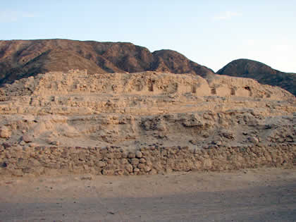 ZONA ARQUEOLOGICA LOS PAREDONES 01