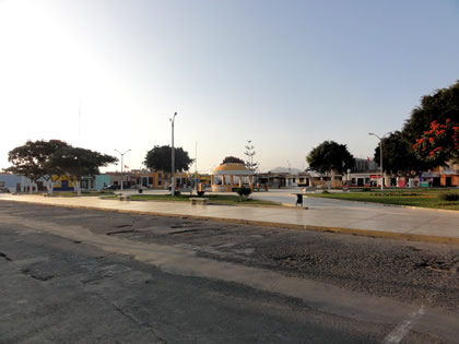 PLAZA DE ARMAS DE CHOCOPE 01