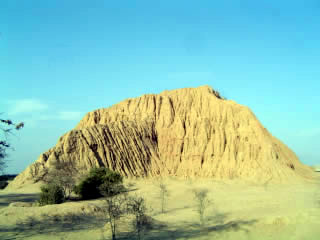 COMPLEJO ARQUEOLOGICO DE TUCUME 01