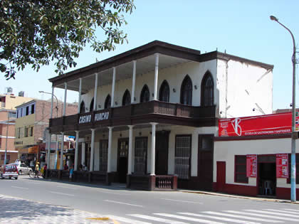 PLAZA DE ARMAS DE HUACHO 03