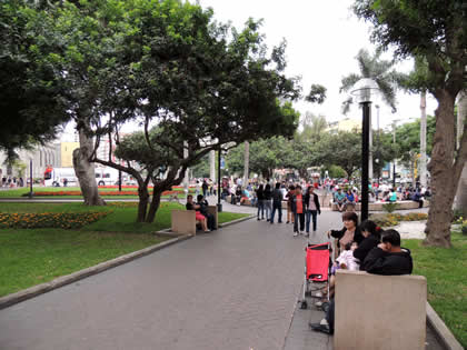 PARQUE CENTRAL DE MIRAFLORES - PARQUE KENNEDY 05