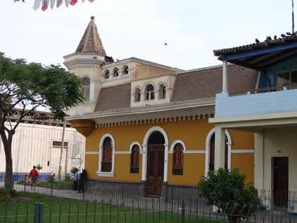 PLAZA DE ARMAS DEL BALNEARIO DE ANCON 04