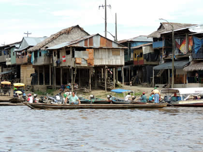 BARRIO DE BELEN EN BOTE 18