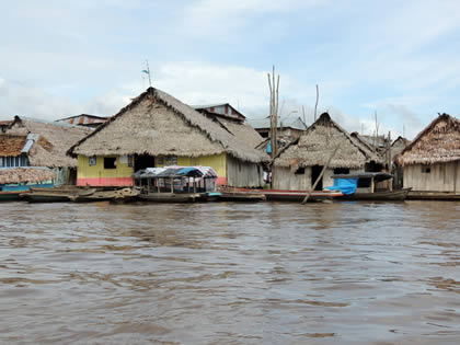 BARRIO DE BELEN EN BOTE 19