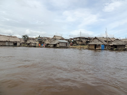 BARRIO DE BELEN EN BOTE 33