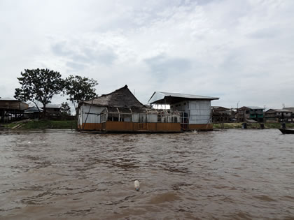 BARRIO DE BELEN EN BOTE 39