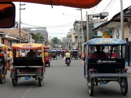 BARRIO DE BELEN EN MOTOTAXI 01