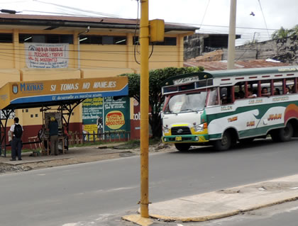 LOS BUSES DE IQUITOS 05