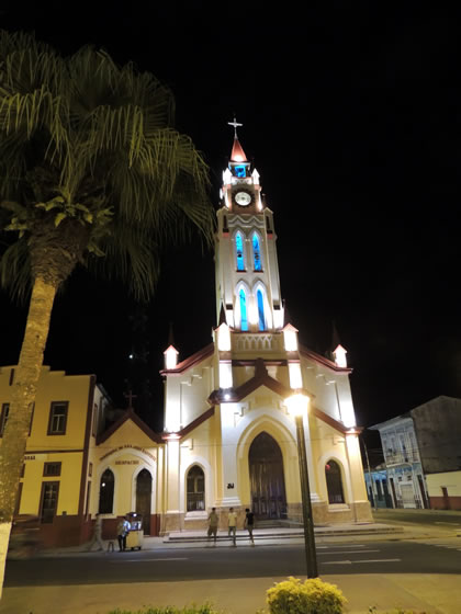 ILUMINACION IGLESIA MATRIZ IQUITOS 02