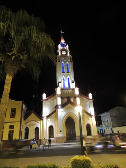ILUMINACION IGLESIA MATRIZ IQUITOS 03