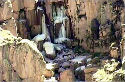 CATARATA DE HIELO EL CHORRO MUNICIPALIDAD DE TORATA 04