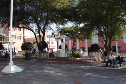 PLAZA MARISCAL NIETO ILO 01