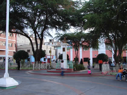 PLAZA MARISCAL NIETO ILO 08