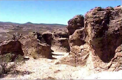 ROCA DEL LABERINTO MUNICIPALIDAD DE TORATA 03