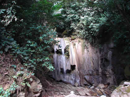 LA CATARATA PACCHA 03