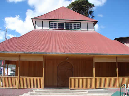 IGLESIA SANTA ROSA DE LIMA DE OXAPAMPA 02