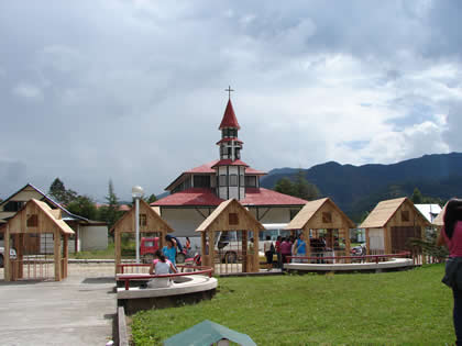 PLAZA DE ARMAS DE CHONTABAMBA 06