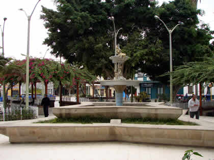 PLAZA DE ARMAS DE PAITA 02