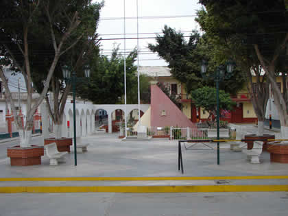 PLAZA FRANCISCO BOLOGNESI 01